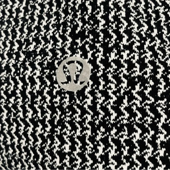 Lululemon High Times Pant Teeny Tooth White Black Size 4 Inseam 26” - Picture 3 of 4